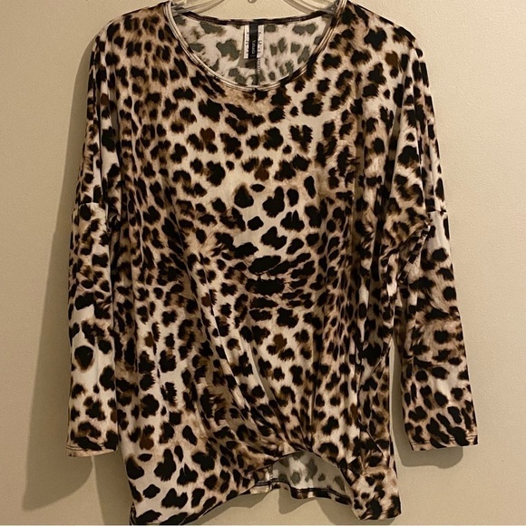 Woman’s Yahada Cheetah Print Gathered Front LagenLook Size S Made USA - Picture 1 of 8